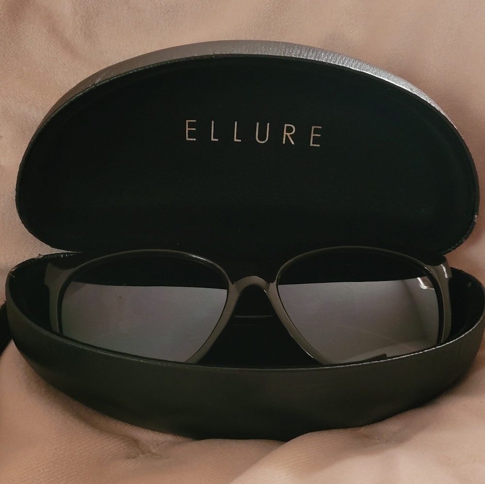 Black eyeglass wear case